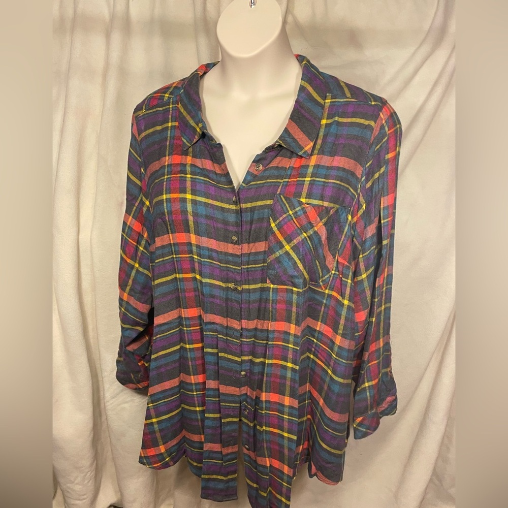 Torrid size 6 lightweight flannel . Gray and multicolor plaid.